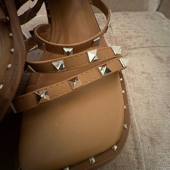 NWOB Ladies Studded Sandals - Picture 4 of 4